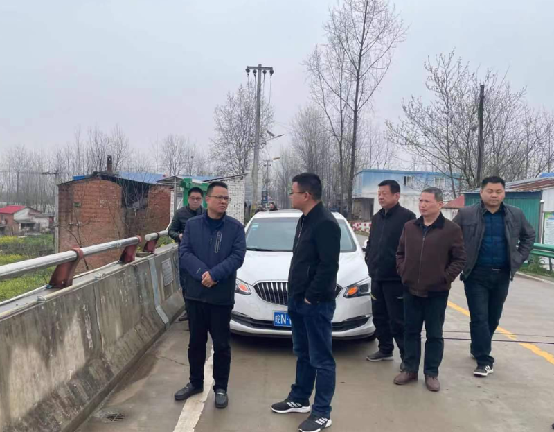 074(杨窑路)进行道路巡查督查,相关乡镇负责人按管辖区域路段分段参加