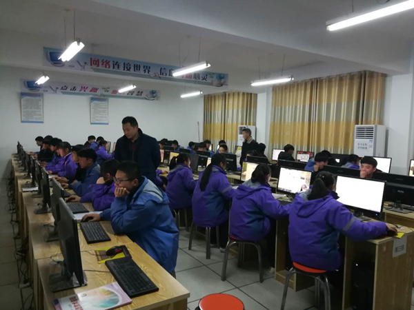 霍邱县第一中学 禁毒竞赛明危害铸牢校园安全网