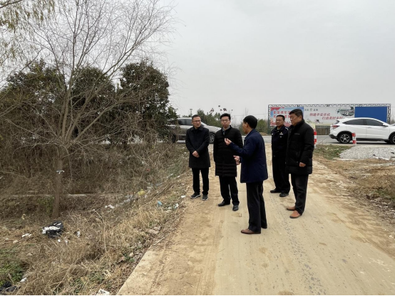 副县长何超赴矿区开展巡林工作