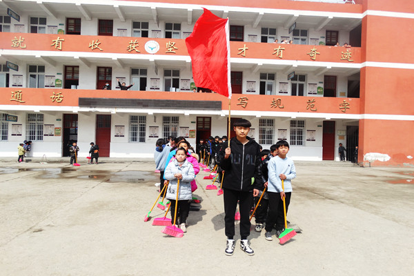 临水镇李集学校:弘扬雷锋精神 传承红色基因_霍邱县人民政府