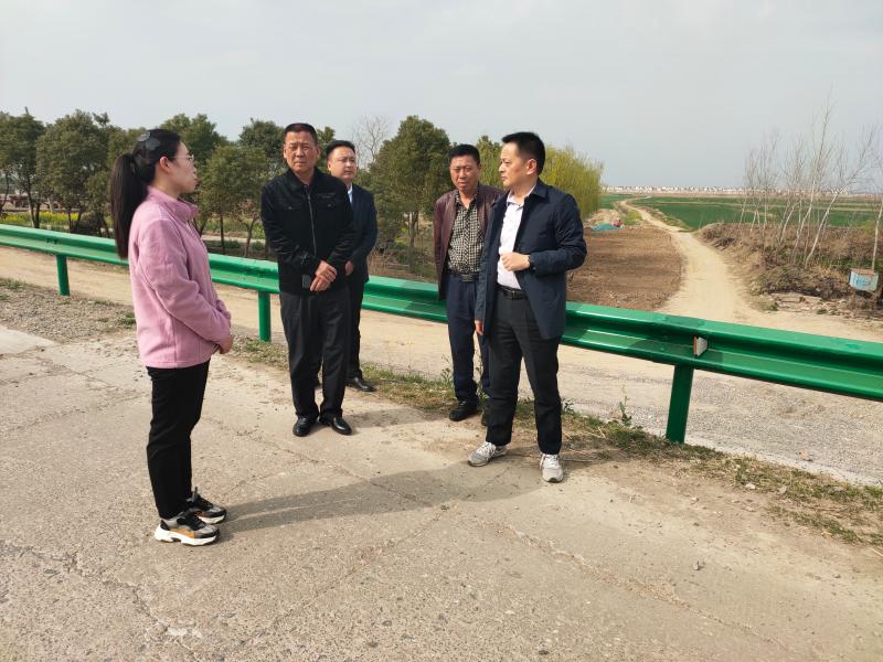 田维胜一行先后来到庆发船厂东侧,新河口险工险段