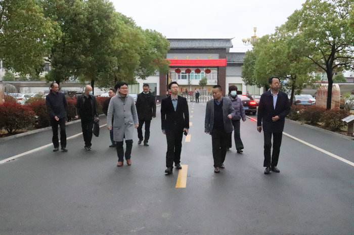 何超调研霍邱工业学校办学情况_霍邱县人民政府