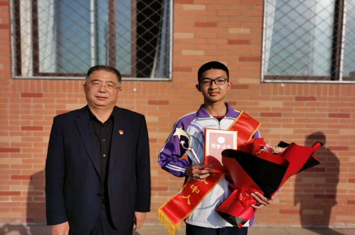 霍邱一中评选最美一中人