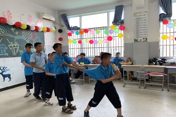 霍邱县特殊教育学校疫情下的六一儿童节