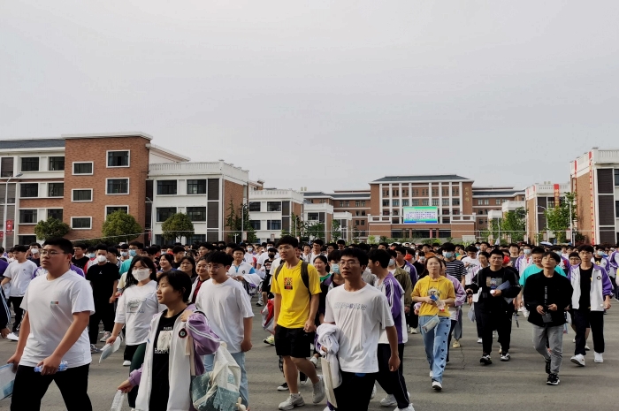 霍邱一中考点圆满完成2022年度高考任务