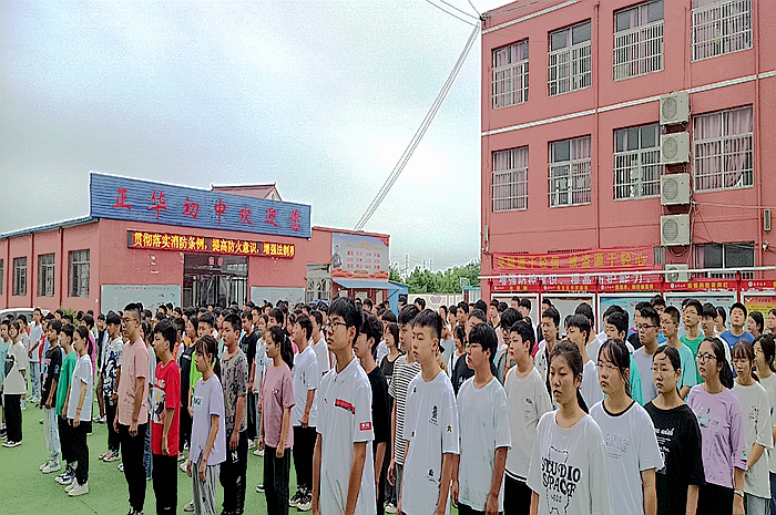 城关镇中心学校:正华初中部晨练晨训风景别样_霍邱县人民政府