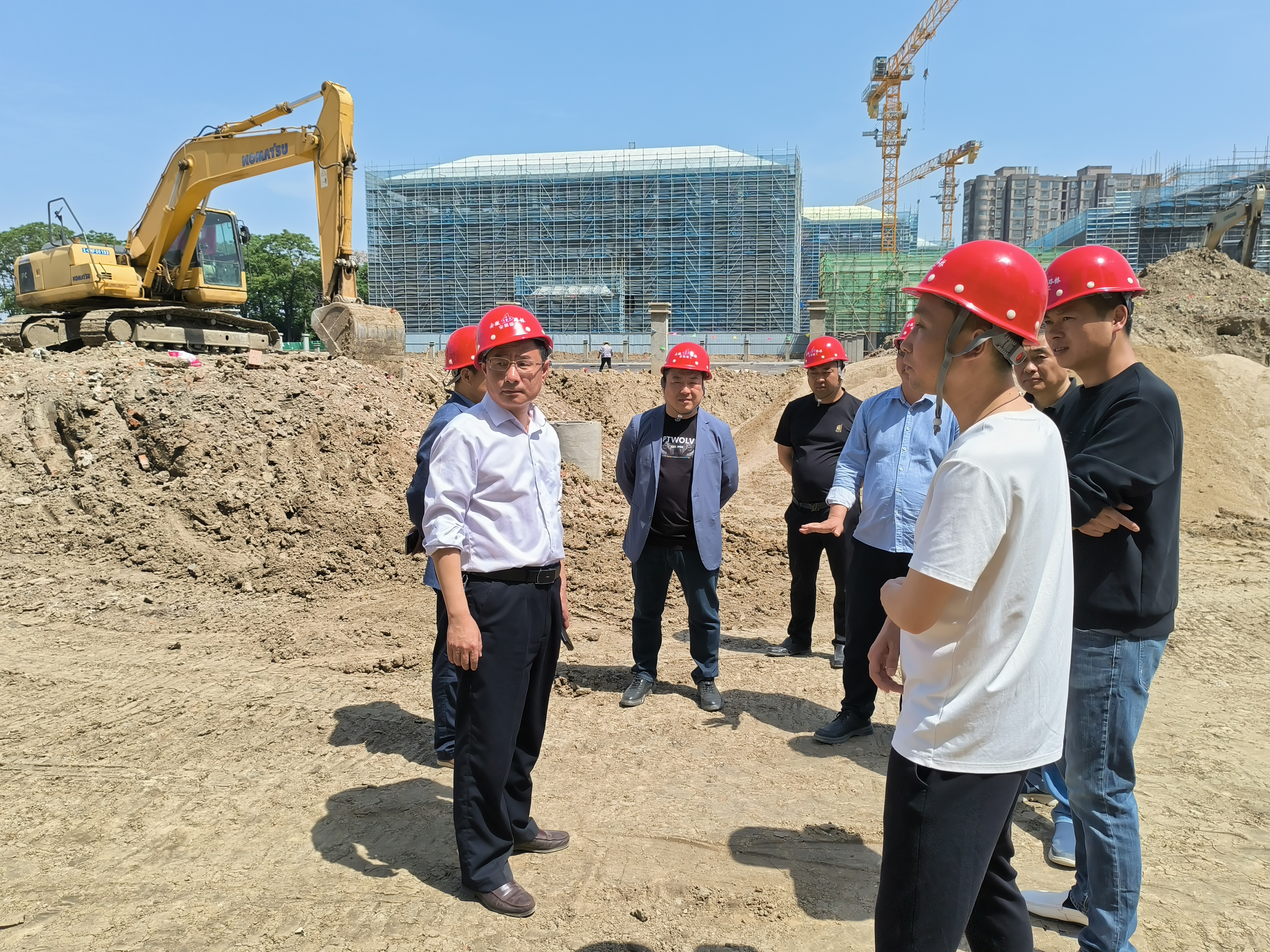 网站首页>信息公开>霍邱县重点处>机构领导>领导活动>6868王竹