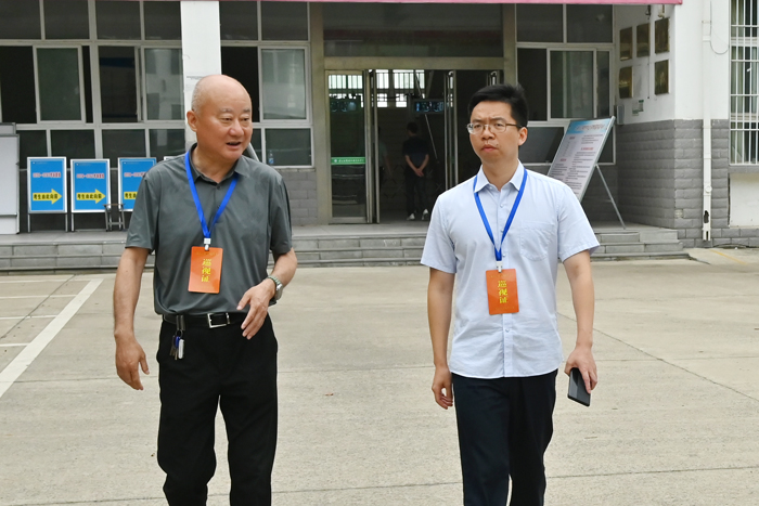 何超巡视我县中考阅卷工作_霍邱县人民政府