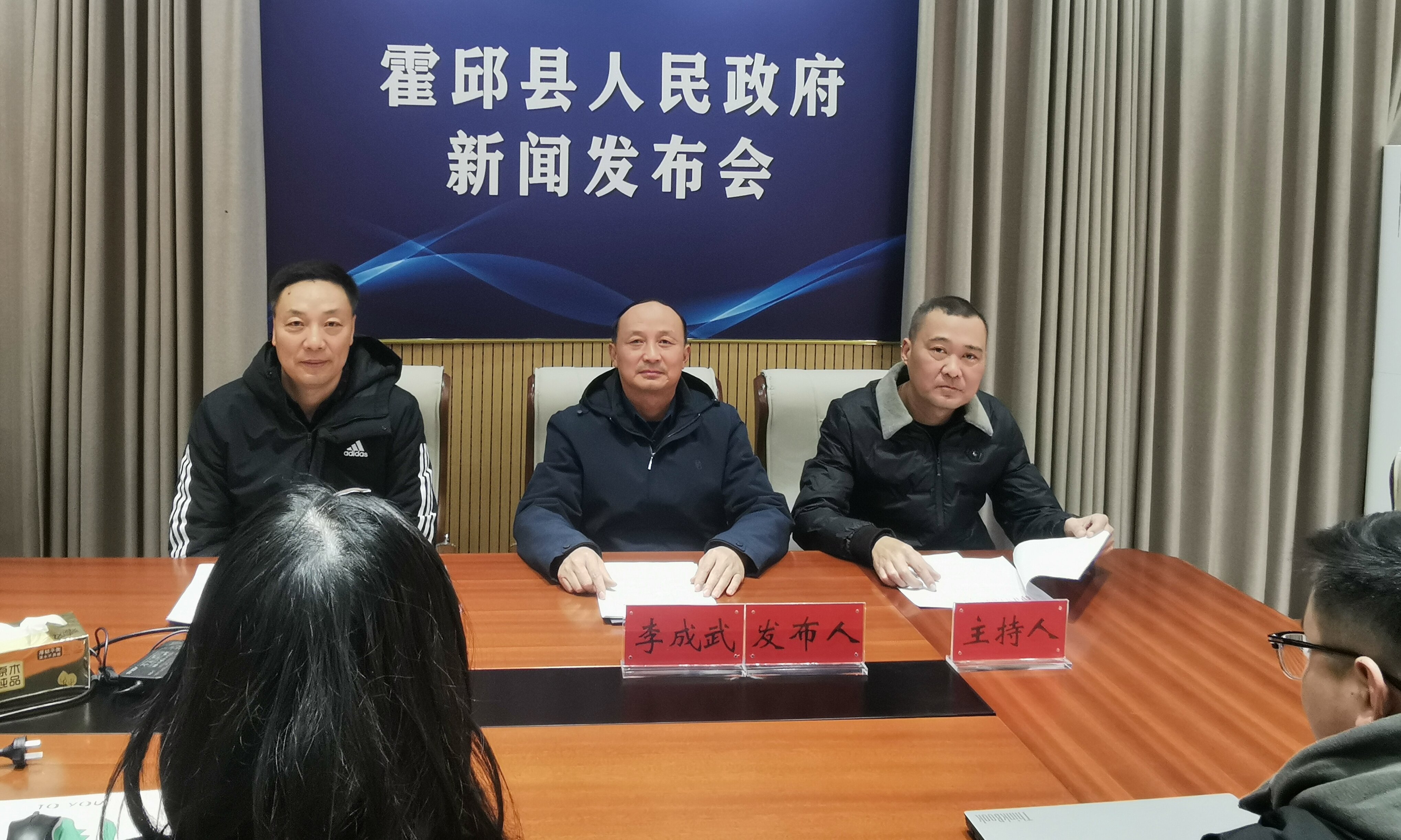 新闻发布会怎么组织面试(如何组织新闻发布会 公务员面试)