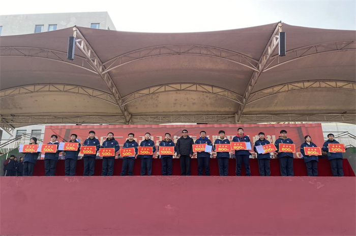 霍邱二中热辣滚烫逐梦想龙马精神启新篇