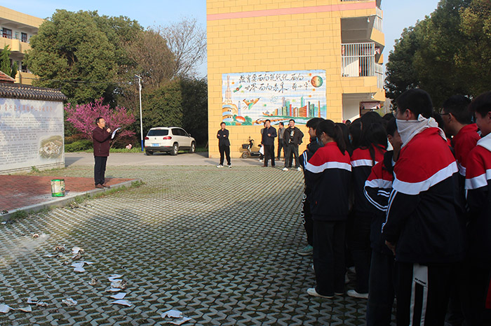 龙潭镇中心学校开展消防安全演练提升应急救援技能