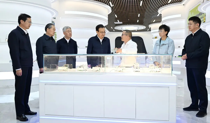 梁言顺在霍邱县调研并带案下访、随机接访时强调 坚持开门抓教育持续深化集中整治 让群众有更多更直接更实在的获得感