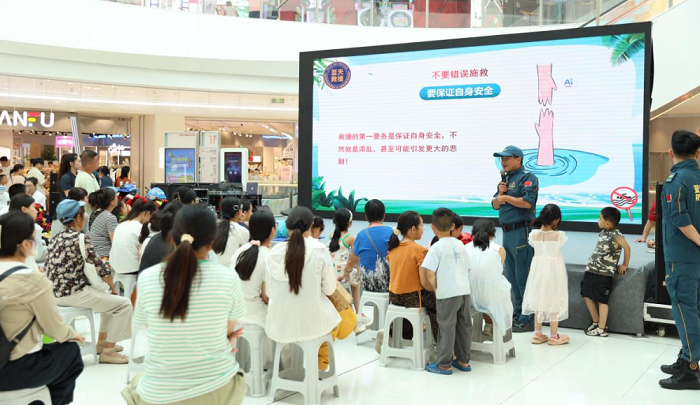 霍邱县开展防溺水宣讲暨模拟演练公益活动